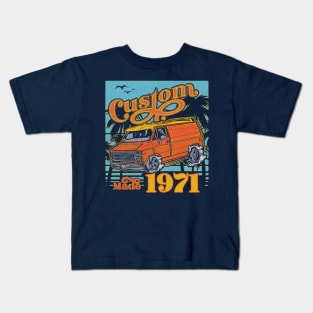 Retro Van Custom Made 1971 Dad's Birthday Vintage Kids T-Shirt